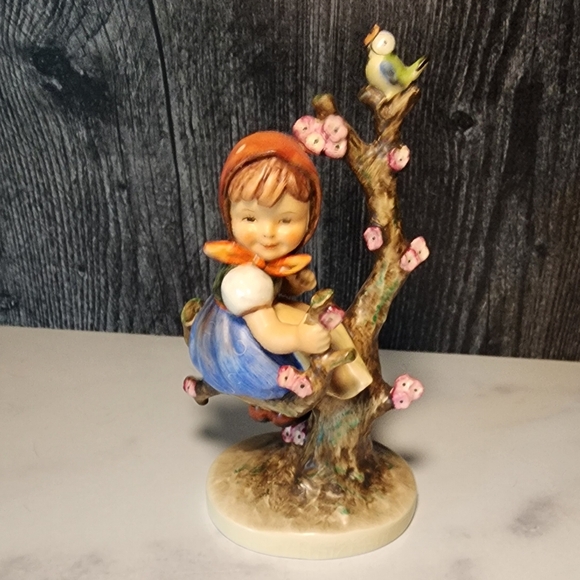 Goebel Hummel-Apple Tree Girl  Figurine/Girl Sitting in Tree with Bird On Branch - Picture 7 of 12